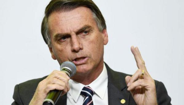 Má fama de Bolsonaro é a pior depois da polêmica e dúvidas sobre o atentado 