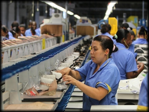 Indústria de calçados demite mais de 500 funcionários no interior baiano