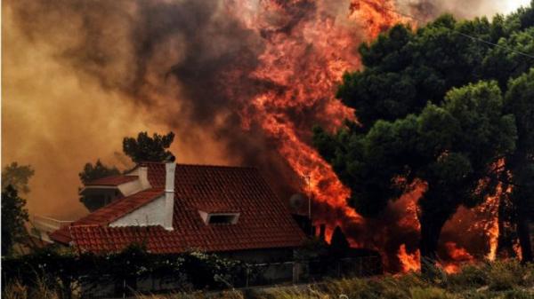 Grécia pega fogo e incêndios seguem sem controle pelo país