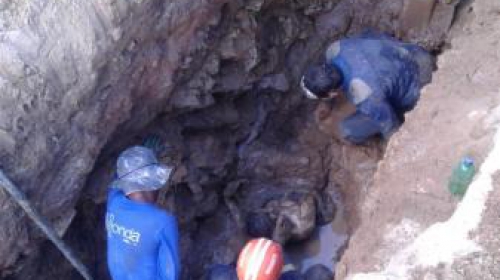 Rede de água estoura e afoga trabalhador dentro de buraco em Jequié