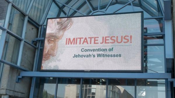 Rei do Norte faz novo ataque às testemunhas de Jeová - desta vez o alvo são as redes sociais