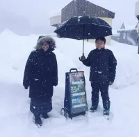 Testemunhas de Jeová pregam debaixo de neve em clima de 40 graus abaixo de zero no Japão